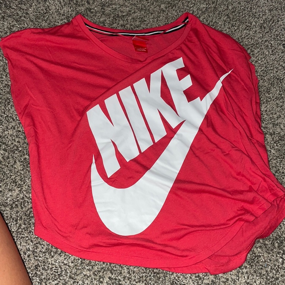 Nike pink flowy tank top. Size large.